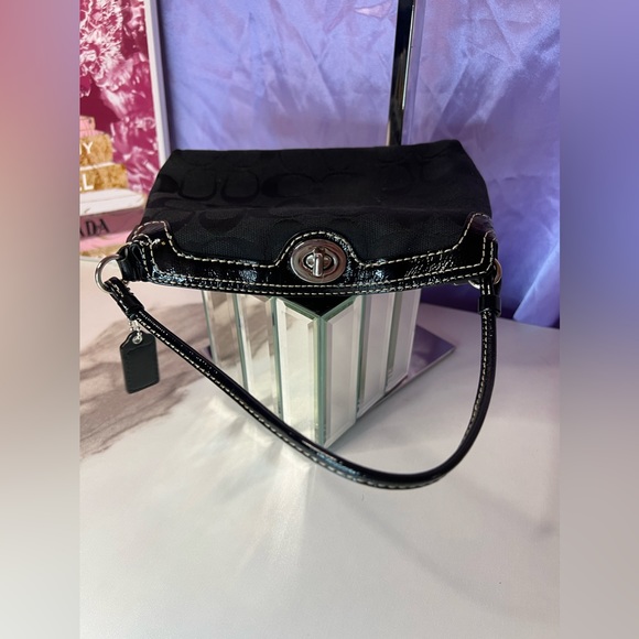 COACH Legacy Top Turnlock 2-Way Baguette Wristlet Black - Picture 8 of 10